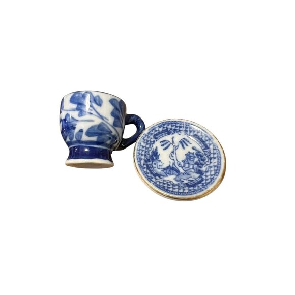ANTIQUE Vtg BLUE WILLOW CHILD'S TEA SET Tiny Plates/Saucers/cups/Pitcher/Doll - Picture 3 of 6